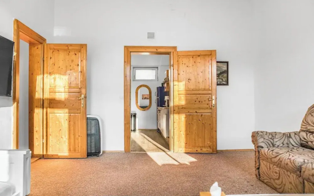 Cozy 2BR Apt Next to Millennium Tower