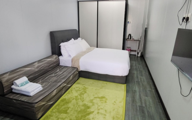 Galaxy Homestay (Muslim)