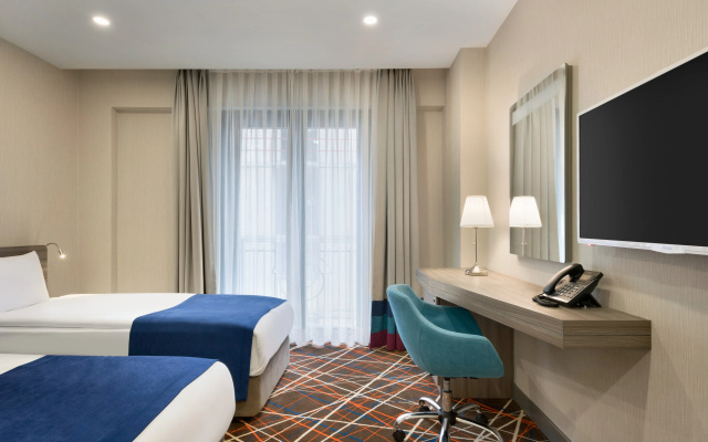 Отель Tryp Bosphorus Taksim