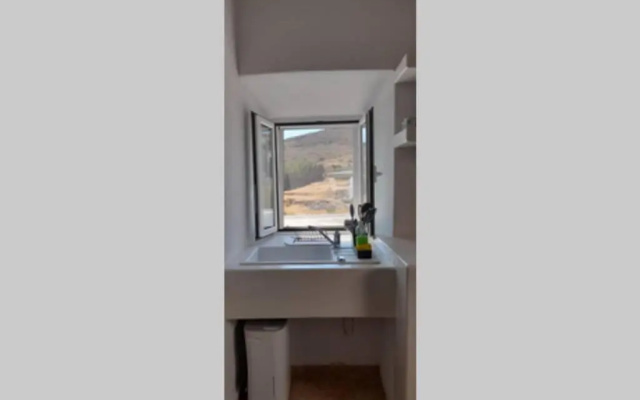 Antigonis traditional house in lefkes village