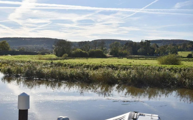 Riverside Holiday Park