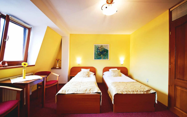 Tavel Boutique Hotel