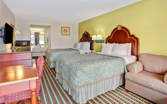 Travelodge by Wyndham Sellersburg