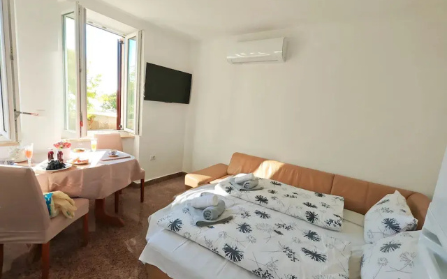 One Bedroom Apartment