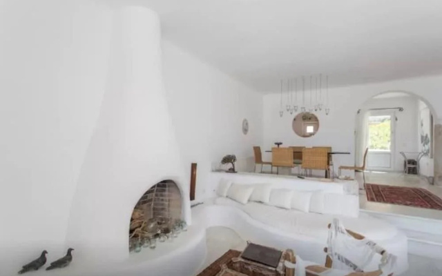 Villa Avas