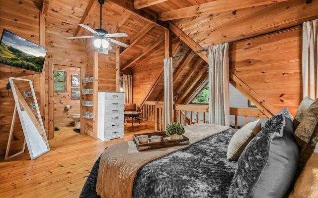 Willow Creek 2 Bedroom Cabin by RedAwning