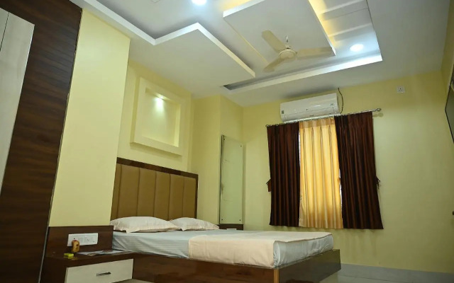Fabhotel Golden Bliss