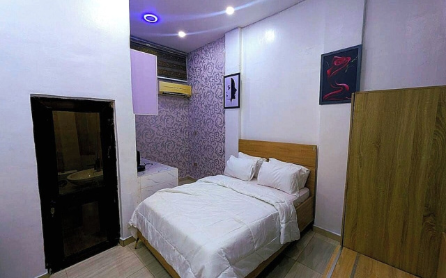 Frenezia Boutique Apart-Hotel