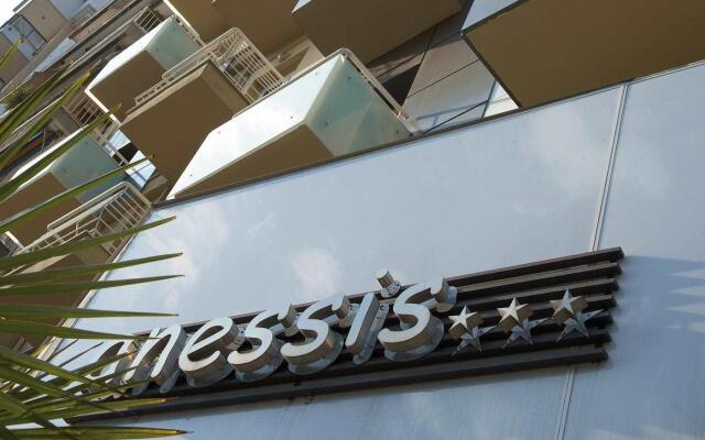 Anessis Hotel вид на фасад