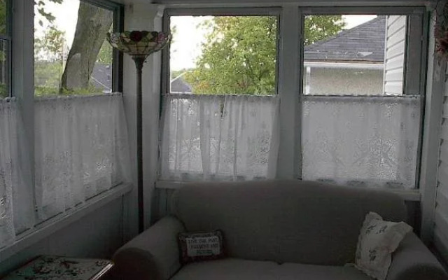 Bide-A-While B&B
