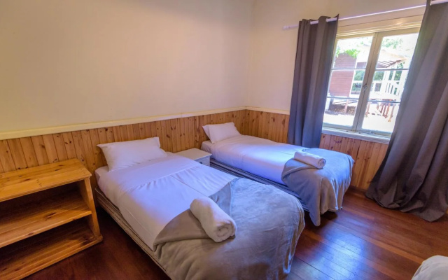Lewana Cottages