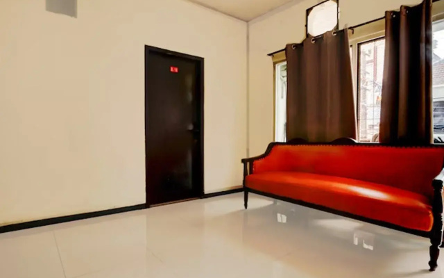 OYO 1541 Padang Pasir C-12 Residence
