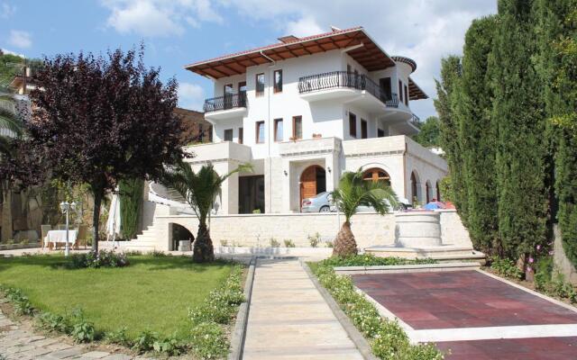 Hotel Rezidenca Desaret Берат вид на фасад