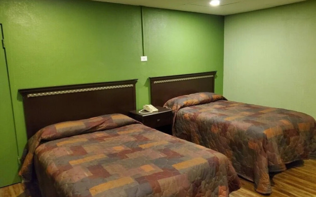 Trailway Motel