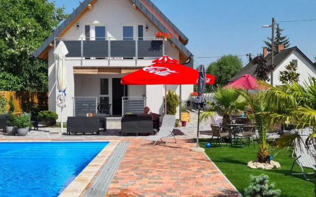 U8 apartmanház