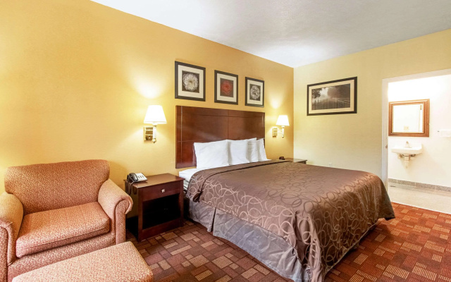 Quality Inn & Suites Dickson