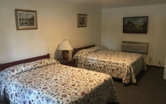 The Evergreen Inn - Motel and RV Park