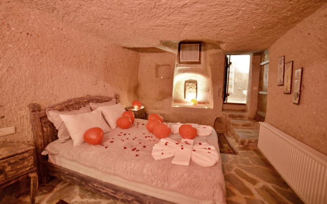 Valley Inn Cave Hotel