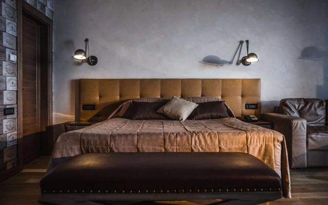 M1 Club Hotel
