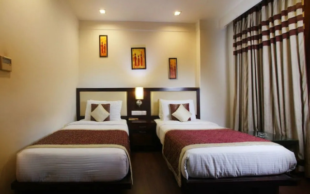 OYO 383 Hotel Divine Paradise