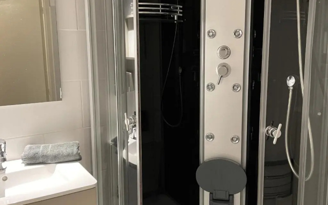 Appartement Aix-les-Bains, 1 pièce, 2 personnes - FR-1-617-5