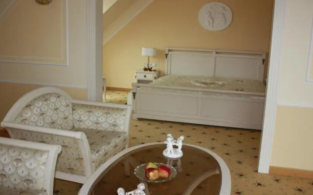 1a-PARK HOTEL BERLIN Schloss Kaulsdorf
