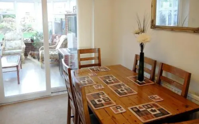 24 Steed Close