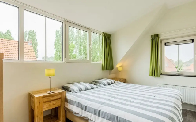 Breskens Haven: Relax, Explore & Dine
