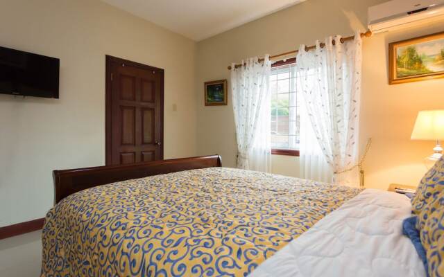 Апартаменты New Kingston Guest Apartment at Inglaterra I комната для гостей