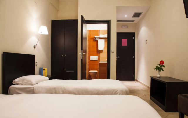 Meteoritis Hotel