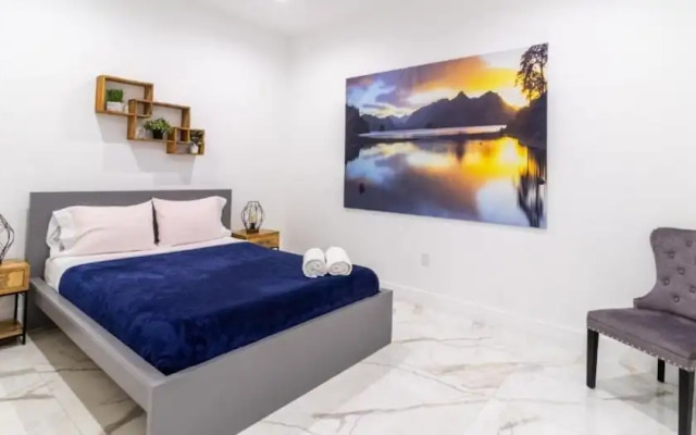 New Vibrant Villa - Heat Pool -Pickeball