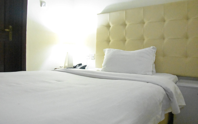 Iwawe Hotel
