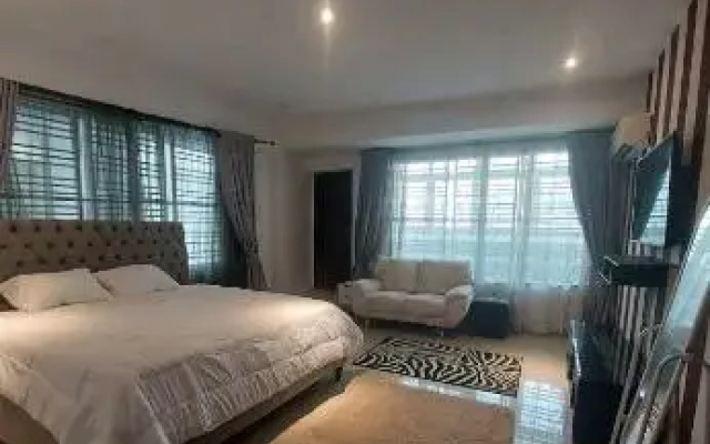 The Luxe Apartments