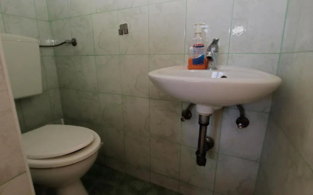Apartment 958