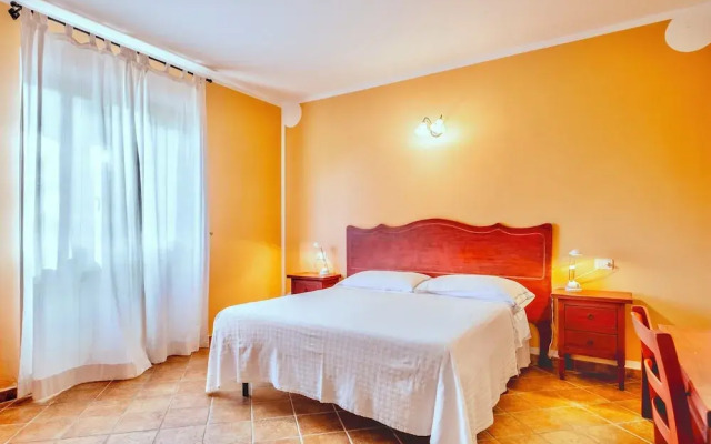 Residence with thermal pools in Sorano