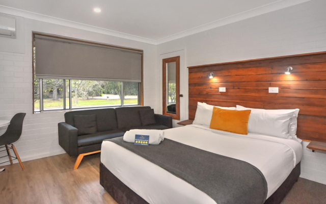 Pleasant Way River Lodge