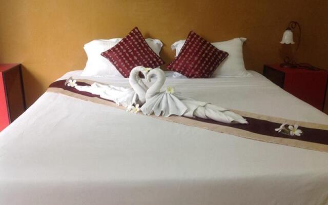 Отель Kata Inn Guesthouse & Restaurant комната для гостей