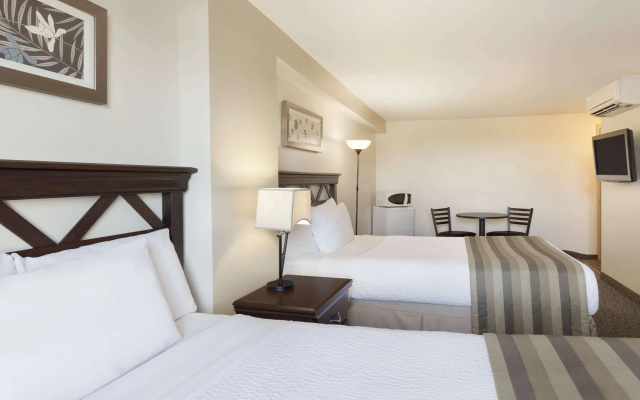 Days Inn by Wyndham Montreal East