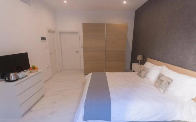 4 bedroom apartment near Sliema seafront