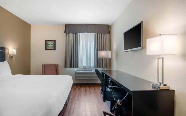 Econo Lodge Inn & Suites Springfield Main Street