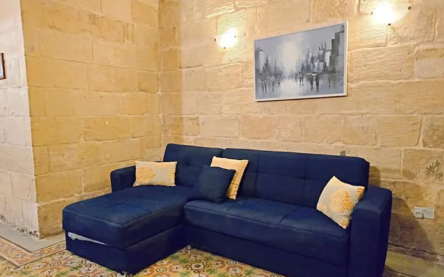 Traditional Maltese 2BR - Near Valletta