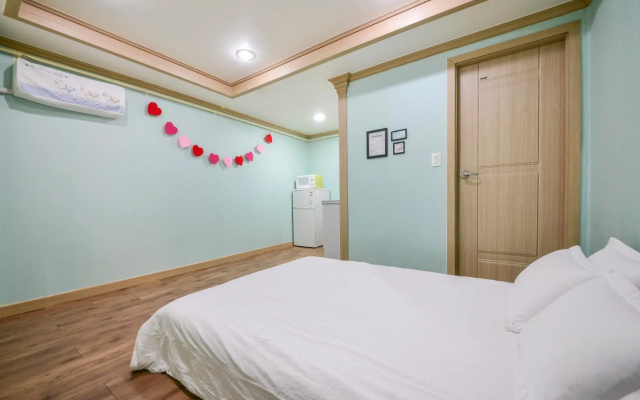 Sokcho Dderak Pension