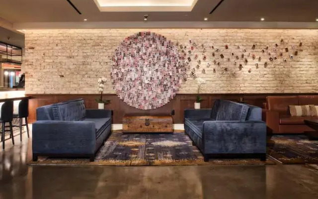 Hotel 1600