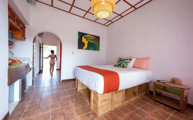 Bird of Paradise Hotel