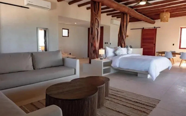 Beach Front Hotel Boutique Dk House