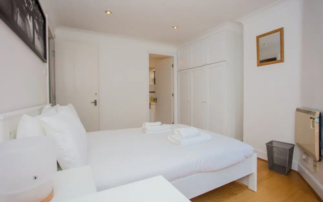 2 Bedroom Flat In East London
