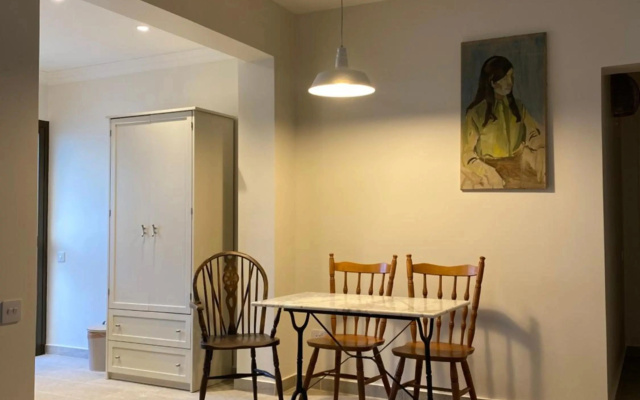 T&L Apartment