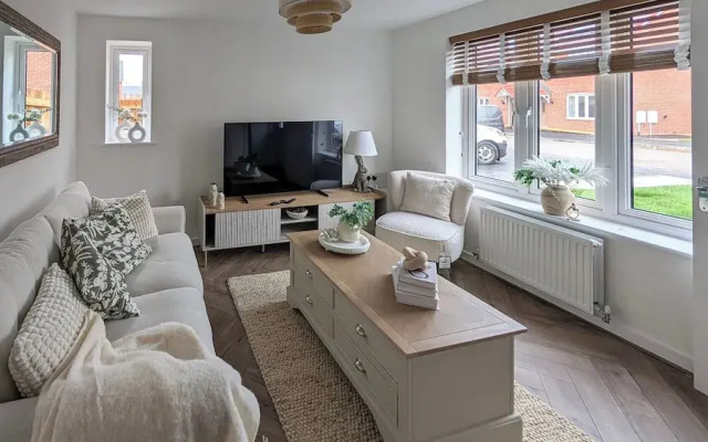 Cotswold Green - Sleeps 5 - Free EV Charge