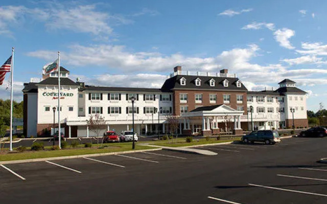 Courtyard Hadley Amherst
