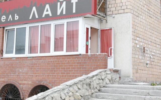 Отель Меблированные комнаты Лайт на Ключевской Екатеринбург вид на фасад